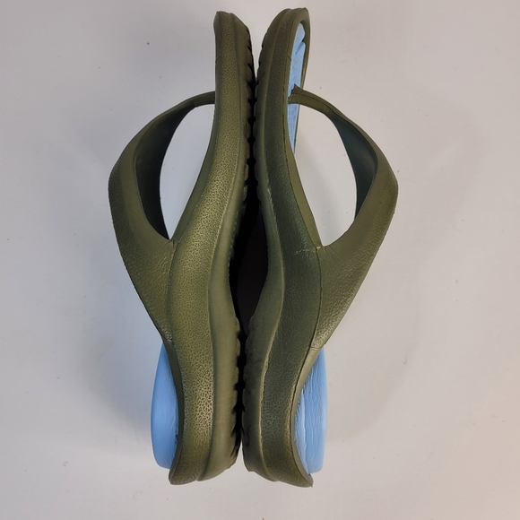 Crocs Sandals - Picture 6 of 7